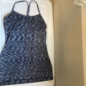 Lululemon workout tank size 6